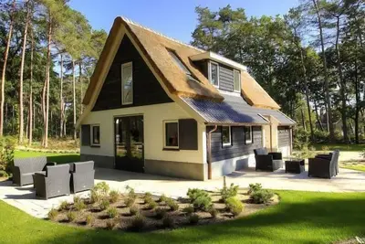 Image de Bungalow with 6 bedrooms, infrared sauna and terrace