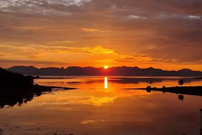 Image de Prima Lofoten apartment by the seafront with midnight sun.