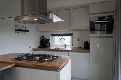 Image de Detached and luxury holiday home for four persons at the sea