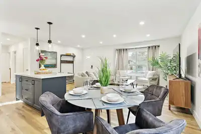 Image de Stylish 3br Home, Close to Restaurants/Shops