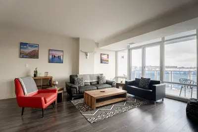 Image de Chic 3br Apt with City Views and Gym