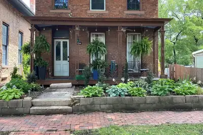 Image de Spacious 5-bedroom house with WiFi and Ac in charming downtown Lawrence