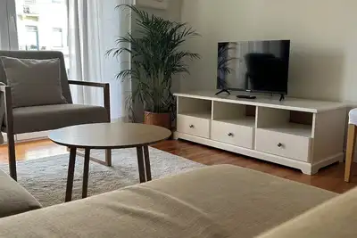 Image de Charme – Elegant 1-Bedroom Apartment with Balcony