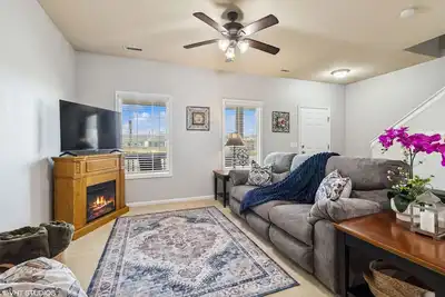 Image de Furnished 3br Condo Near Des Moines, Pet Friendly, Attached Garage, Pool Access