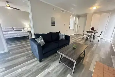 Image de Experience Comfort & Style in Houston’s Bay Area