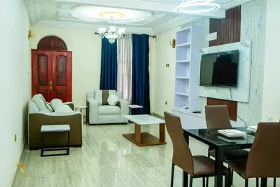 Image de Venetian Villa, Spacious 2-bedroom apartment with WiFi, Ac in charming Buea