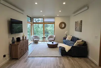 Image de Tranquil 2-bedroom modern retreat