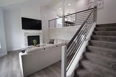 Image de Modern 3br Ski House | Sunset Views & Hot Tub