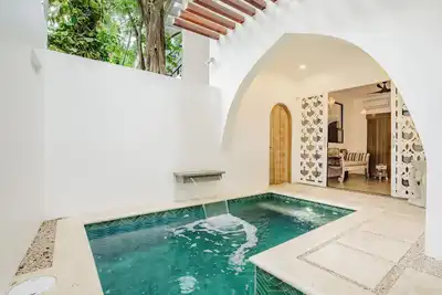 Image de Elegant 2br/3ba, Private Pool, close to the beach!