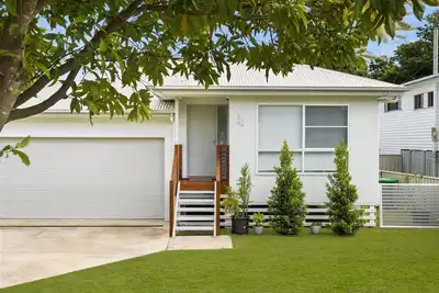 Image de \"Modern in Margate with Pool\" - Margate Q 4019