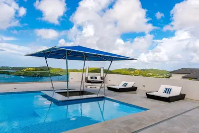 Image de Luxe Condo, Ocean Views and pool