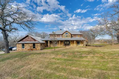Image de 6 Mi to Lewisville Lake: Spacious Ranch Home
