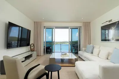 Image de Luxe Condo, Ocean Views and pool