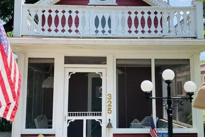 325 Sycamore Charming two bedroom cottage in Lakeside!
