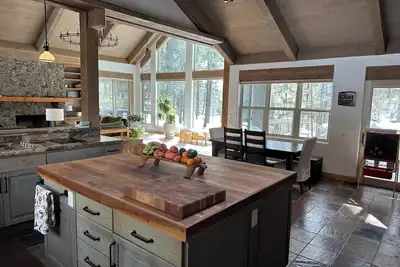 Image de Private Retreat in the Pines on 7 acres & close to trail system