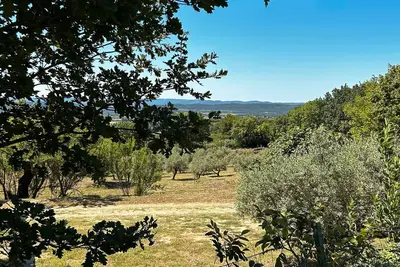 Image de Appartement 'Sur Les Hauteurs Du Luberon' avec piscine privée et Wi-Fi