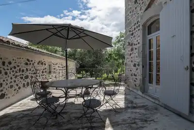 Image de Appartement 'Le Maronnier' avec piscine partagée, Wi-Fi et climatisation