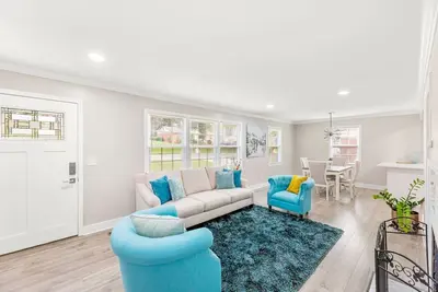 Image de Beautiful 3br 2 bath close to Clt Uptown& Southend