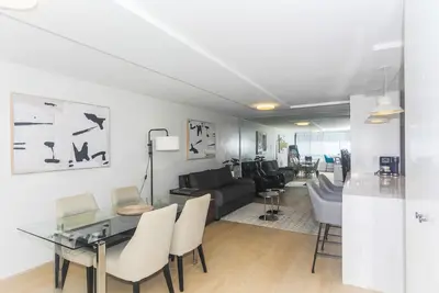 Image de Modern, Comfortable with Great Amenities! Washer/Dryer, Parking, Wifi included!