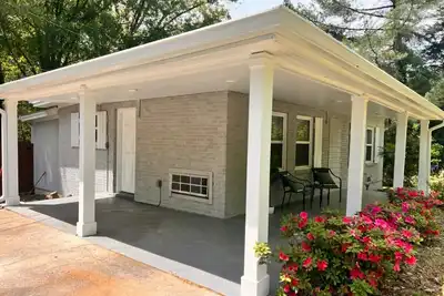 Image de Charming Casita with Fenced Yard & Wrap-Around Porch, Just Minutes from Town!