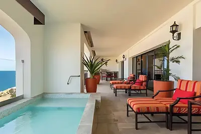 Image de ✩ Exclusive 4br Residence ✩ Large Balcony ✩ Plunge Pool ✩