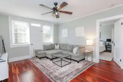 Image de Sojourn's Spacious Apartment in Colley Manor