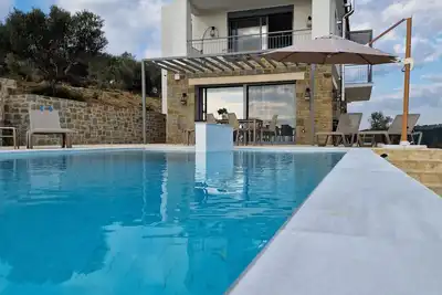 Image de Meerblick und Bergblick, alleinstehendes Haus mit Pool, Barrierefrei im Eg