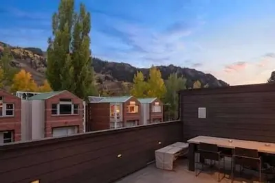 Image de 5 Bedroom Modern Duplex in Aspen Core, Great Views
