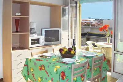 Image de Maison lumineuse et confortable près de la plage