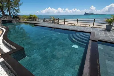 Image de Duplex de Luxe pieds dans l'eau, vue Coin de Mire