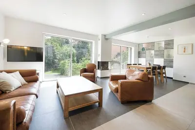 Image de Maison de Ville avec Jardin