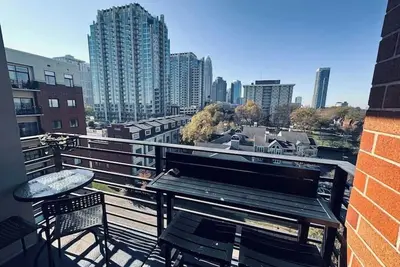 Image de Your home away from home - Weekly