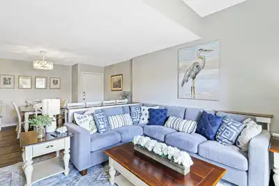 Image de 2 Story Coastal Charm Villa Located in Sea Pines