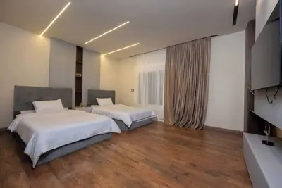 Image de Luxury Villa with Pool and Waterfall in New Cairo