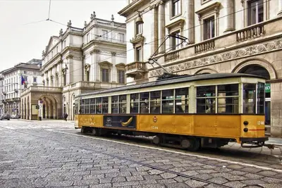 Elegant & Spacious 3-Bedroom Apartment in Milan’s Historic Center