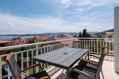 Image de Great 2-Bedroom Apartment in Orebić
