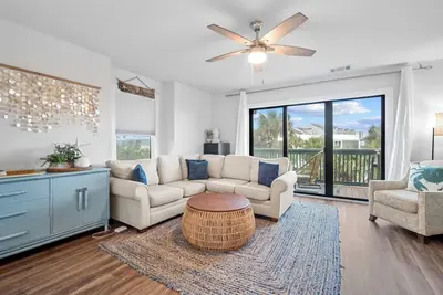 Image de Ocean View Condo, Golf Cart Included, Private Patio, Newly Redecorated - 607 Newhaven