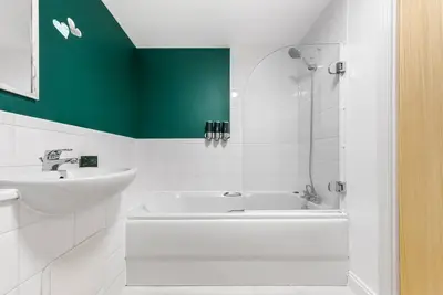 Image de Appartement-Balcon-Salle de bain privée séparée