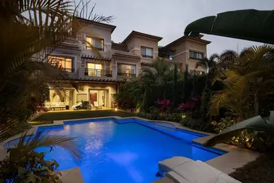 Image de 4 Master Bedroom Villa with Private Pool