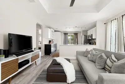 Image de Modern 3br\/2bth Retreat – Near Airport & Minutes to Downtown Austin