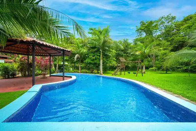 Image de Serene jungle retreat w/ pool, Ac, & surrounded by nature's sounds-dog friendly