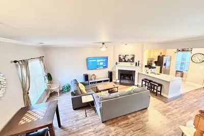 Image de Lux Atlanta Access & Comfort @ Braves Stadium!