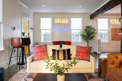 Image de The Iris in Midtown: Fire pit- bar- pool table