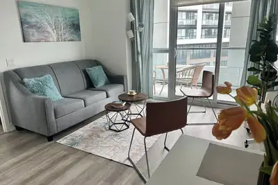 Image de Modern 2-Bed Condo/2 Balconies With Park Views/ Family & Pet Friendly