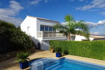 Villa with a swimming pool, Ac and WiFi in lovely San Juan De Los Terreros