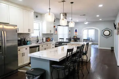 Image de Houston Vibes Spacious Getaway-Centrally Located