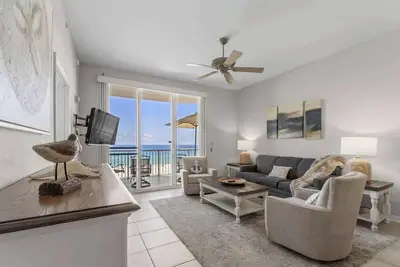 Image de Ocean Views | Private Beach | Pool | Hot Tub | Sauna
