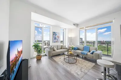 Image de One of a Kind Penthouse in Markham