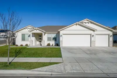 Image de King Suite, 3 Car Garage & Yard 4/2 - #5668-32