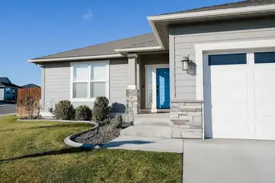 Image de King Bed, Large Kitchen, Yard & Garage #6027